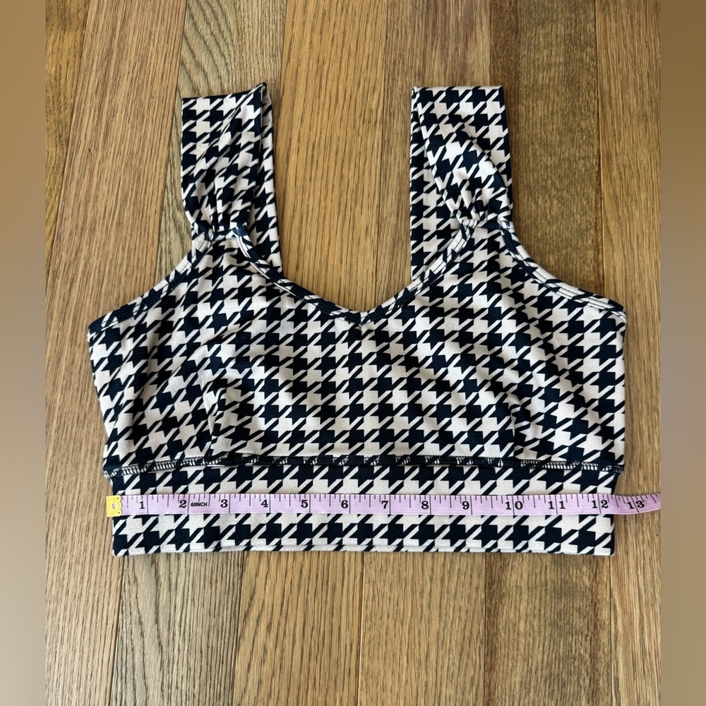 🖤🤍 Houndstooth Black & White Athletic Set – Sports Bra + Leggings (XS–S Est.) 🤍🖤 - Picture 8 of 10